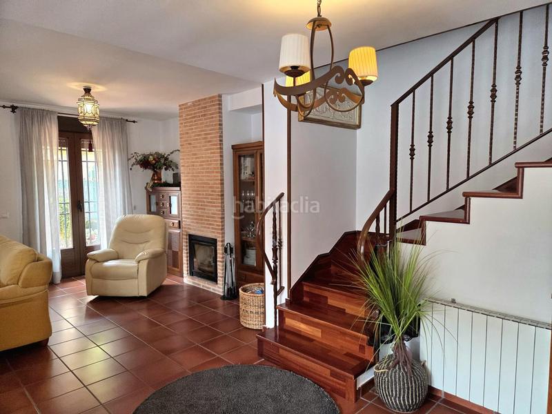 Foto c295047e-d87b-4d22-b093-c2681635ddbe. Casa pareada chalet en urbanización itálica en Olías del Rey Foto c295047e-d87b-4d22-b093-c2681635ddbe. Casa pareada chalet en urbanización itálica en Olías del Rey