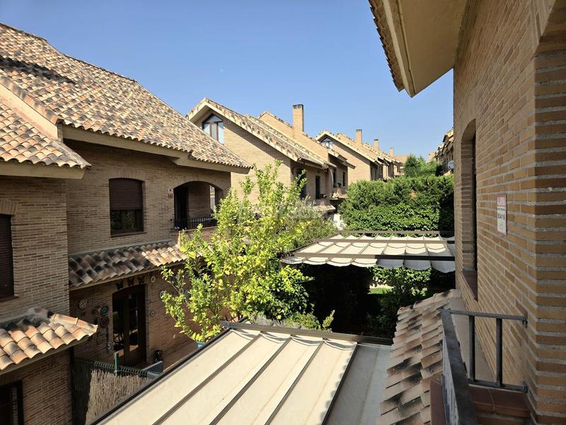 Foto dea340d7-6aff-4b19-ad0e-dd3016b3995a. Casa pareada chalet en urbanización itálica en Olías del Rey Foto dea340d7-6aff-4b19-ad0e-dd3016b3995a. Casa pareada chalet en urbanización itálica en Olías del Rey