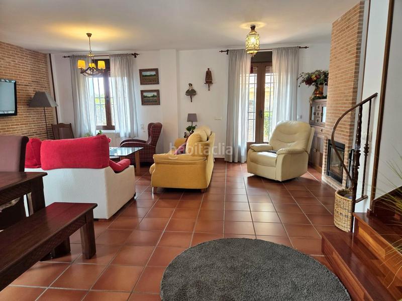 Foto f5f0c37a-2c6a-4ee6-b60d-68deb9b40908. Casa pareada chalet en urbanización itálica en Olías del Rey Foto f5f0c37a-2c6a-4ee6-b60d-68deb9b40908. Casa pareada chalet en urbanización itálica en Olías del Rey