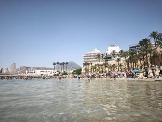 Apartament a Casco Antiguo - Puerto. Piso único en benidorm con 3 dormitorios en primera línea de pla Apartament a Casco Antiguo - Puerto. Piso único en benidorm con 3 dormitorios en primera línea de pla