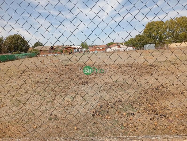Foto a9cf14fe-741b-4410-b1e7-45da1befc271. Terreno residencial en avenida del ferrocarril 19 en Yeles Foto a9cf14fe-741b-4410-b1e7-45da1befc271. Terreno residencial en avenida del ferrocarril 19 en Yeles
