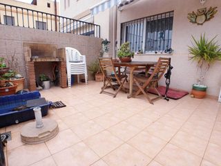 Xalet en Foios. Chalet con 4 habitaciones, parking, piscina comunitaria, aire ac Xalet en Foios. Chalet con 4 habitaciones, parking, piscina comunitaria, aire ac