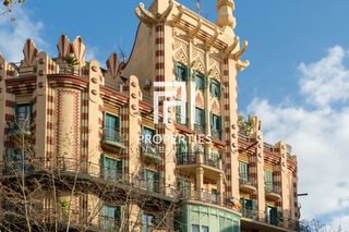 Piso en Esquerra Baixa de l´Eixample. Exterior y con terraza en finca regia Piso en Esquerra Baixa de l´Eixample. Exterior y con terraza en finca regia