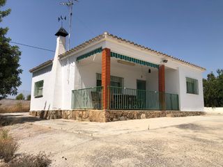 Chalet Urbanizacion safareig. Gran parcela urbanizable, lliria Chalet Urbanizacion safareig. Gran parcela urbanizable, lliria