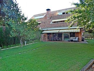 Villa in Sant Vicenç de Montalt. Elegante torre muy amplia cerca de la playa. grandes cualidades Villa in Sant Vicenç de Montalt. Elegante torre muy amplia cerca de la playa. grandes cualidades