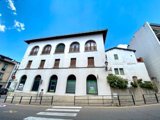 Edificio en Carrer major 94. Edificios para rehabilitar o hacer obra nueva al centro de l'esq Edificio en Carrer major 94. Edificios para rehabilitar o hacer obra nueva al centro de l'esq
