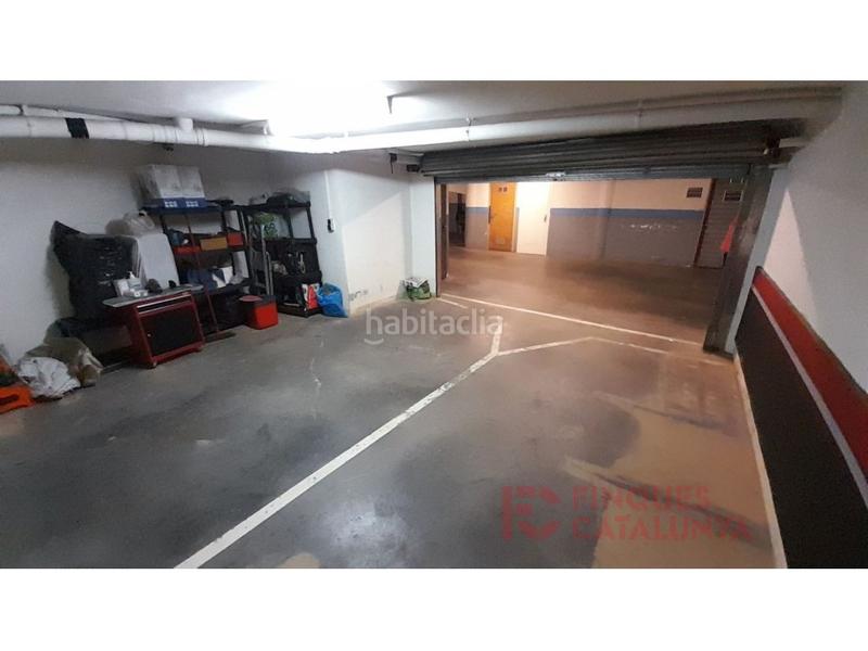 Foto 409dea19-f681-4c87-8dab-75895885e4c7. Aparcament cotxe a Centre Salt Foto 409dea19-f681-4c87-8dab-75895885e4c7. Aparcament cotxe a Centre Salt