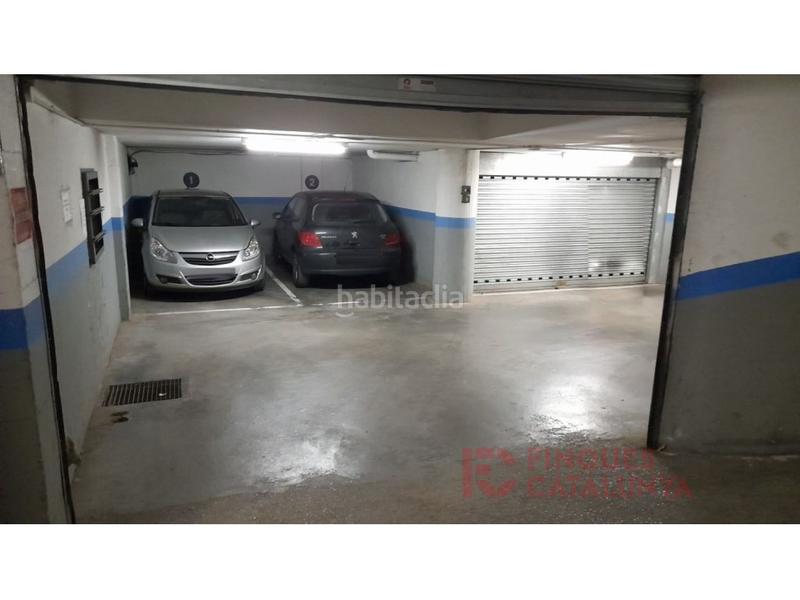 Foto aca0a247-f267-4681-beb9-efa79da02f98. Aparcament cotxe a Centre Salt Foto aca0a247-f267-4681-beb9-efa79da02f98. Aparcament cotxe a Centre Salt