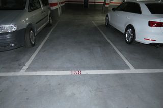 Aparcament cotxe Adolfo suarez. Parking para coche Aparcament cotxe Adolfo suarez. Parking para coche