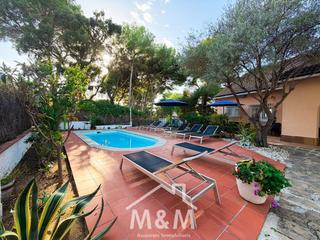 Chalet à Fenals. Chalet en venta en fenals, 6 dormitorios. Chalet à Fenals. Chalet en venta en fenals, 6 dormitorios.