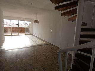 Alquiler Dúplex en Calle moratin, 5 6º izqda.. Atico dúplex. Alquiler Dúplex en Calle moratin, 5 6º izqda.. Atico dúplex.