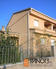 Semi detached house in Far d´Empordà (El). Casa adosada con 5 habitaciones, calefacción, terraza y jardín Semi detached house in Far d´Empordà (El). Casa adosada con 5 habitaciones, calefacción, terraza y jardín