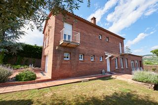 Maison Carrer clavell. En can barri Maison Carrer clavell. En can barri
