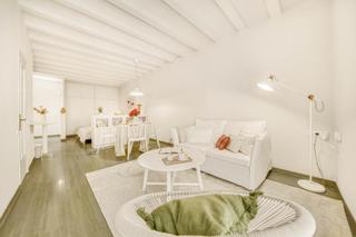 Apartament  Carrer de sant pere mitjà. Coqueto piso amueblado en el born Apartament  Carrer de sant pere mitjà. Coqueto piso amueblado en el born