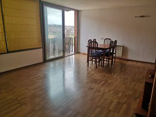 Piso en Palau-solità i Plegamans. Piso con parking y trastero Piso en Palau-solità i Plegamans. Piso con parking y trastero