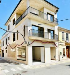 Location Bureau Avenida de colón. Alquiler de bajo comercial esquinero en calle principal de la po Location Bureau Avenida de colón. Alquiler de bajo comercial esquinero en calle principal de la po
