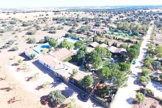 Edificio en Ossa de Montiel. Venta de complejo turístico rural Edificio en Ossa de Montiel. Venta de complejo turístico rural