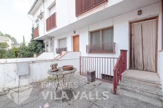 Casa aparellada Calle cingles de berti. Casa al mejor precio! Casa aparellada Calle cingles de berti. Casa al mejor precio!