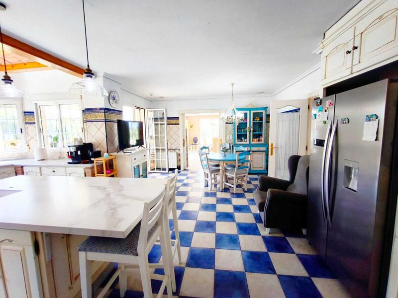 Foto 4ceed37c-8988-41c3-a1f4-51a9d98760b0. Xalet amb aparcament piscina a El Marenyet Cullera Foto 4ceed37c-8988-41c3-a1f4-51a9d98760b0. Xalet amb aparcament piscina a El Marenyet Cullera