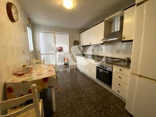 Appartement à Casco Antiguo. Piso amplio de 4 dormitorios con patio en zona del colegio medit Appartement à Casco Antiguo. Piso amplio de 4 dormitorios con patio en zona del colegio medit