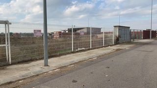 Rent Warehouse in Bellvís. Suelo industrial 1500m2, projecto dos naves. Rent Warehouse in Bellvís. Suelo industrial 1500m2, projecto dos naves.