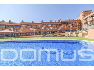 Reihenhaus in Marianao. Casa unifamiliar adosada con piscina Reihenhaus in Marianao. Casa unifamiliar adosada con piscina