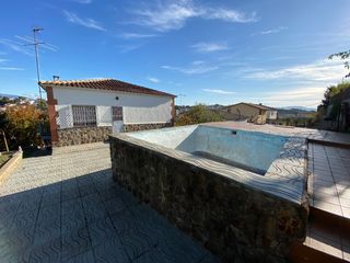 Xalet en Lliçà d´Amunt. Casa a reformar Xalet en Lliçà d´Amunt. Casa a reformar