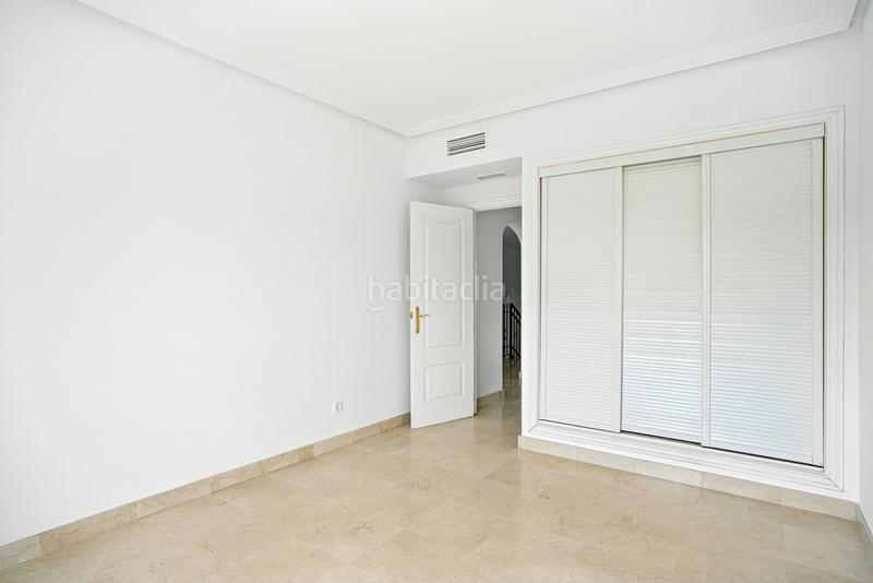 Foto 49d79398-b5e9-49c4-a6f6-3755591ae0ee. Reihenhaus mit heizung parking pool in los arqueros - puerto del almendro Benahavís Foto 49d79398-b5e9-49c4-a6f6-3755591ae0ee. Reihenhaus mit heizung parking pool in los arqueros - puerto del almendro Benahavís