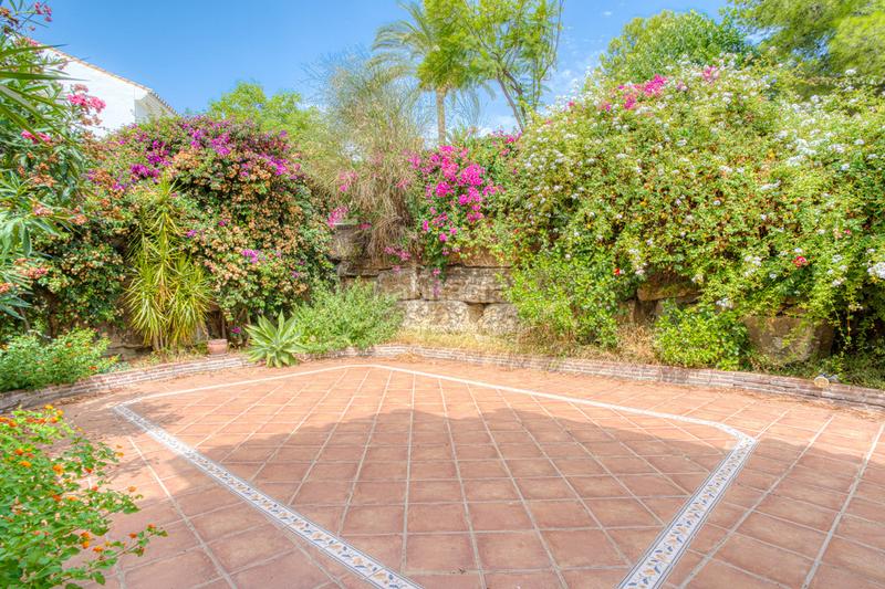 Foto 7fa73712-7b08-4ed8-9eda-22d92af0c9fe. Reihenhaus mit heizung parking pool in los arqueros - puerto del almendro Benahavís Foto 7fa73712-7b08-4ed8-9eda-22d92af0c9fe. Reihenhaus mit heizung parking pool in los arqueros - puerto del almendro Benahavís