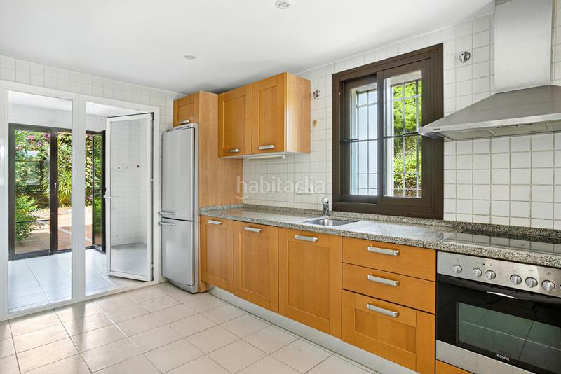 Foto f949343a-e797-4d1d-bf19-c56fc6bfbfc3. Reihenhaus mit heizung parking pool in los arqueros - puerto del almendro Benahavís Foto f949343a-e797-4d1d-bf19-c56fc6bfbfc3. Reihenhaus mit heizung parking pool in los arqueros - puerto del almendro Benahavís