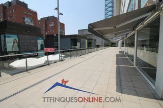 Lloguer Local Comercial en Avinguda burgos, 27. Local en l´illa Lloguer Local Comercial en Avinguda burgos, 27. Local en l´illa