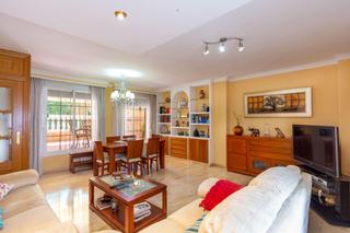 Maison  Plaza clara campoamor. Casa adosada en granada Maison  Plaza clara campoamor. Casa adosada en granada