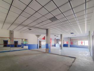 Local commercial à Avenida de la hispanidad 17. Local en esquina en venta avd. hispanidad Local commercial à Avenida de la hispanidad 17. Local en esquina en venta avd. hispanidad