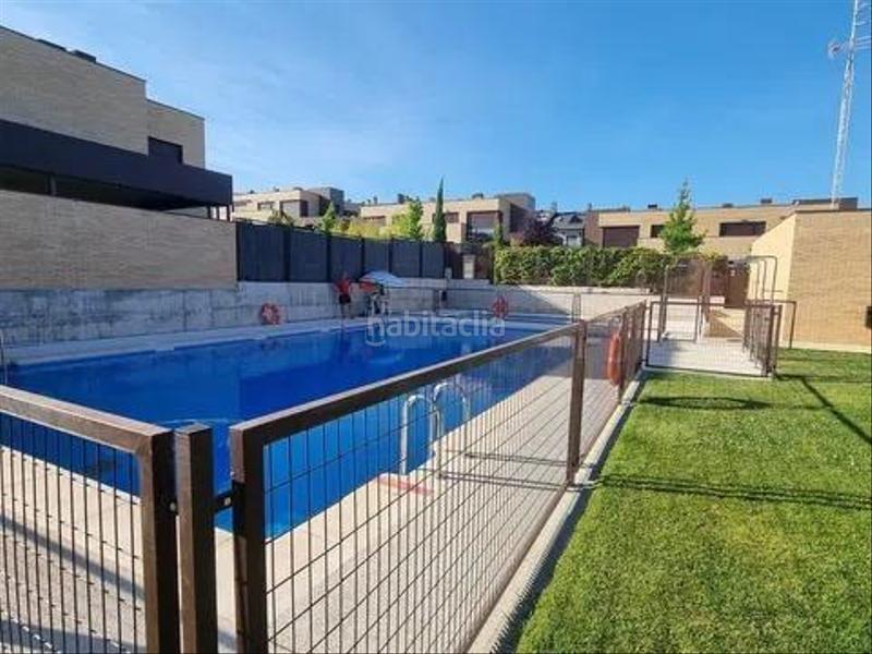 Foto 77355aaa-41a6-4f50-8b83-62b0ac82fc84. Casa aparellada amb calefacció aparcament a Centro Comercial-Hospital Torrelodones Foto 77355aaa-41a6-4f50-8b83-62b0ac82fc84. Casa aparellada amb calefacció aparcament a Centro Comercial-Hospital Torrelodones