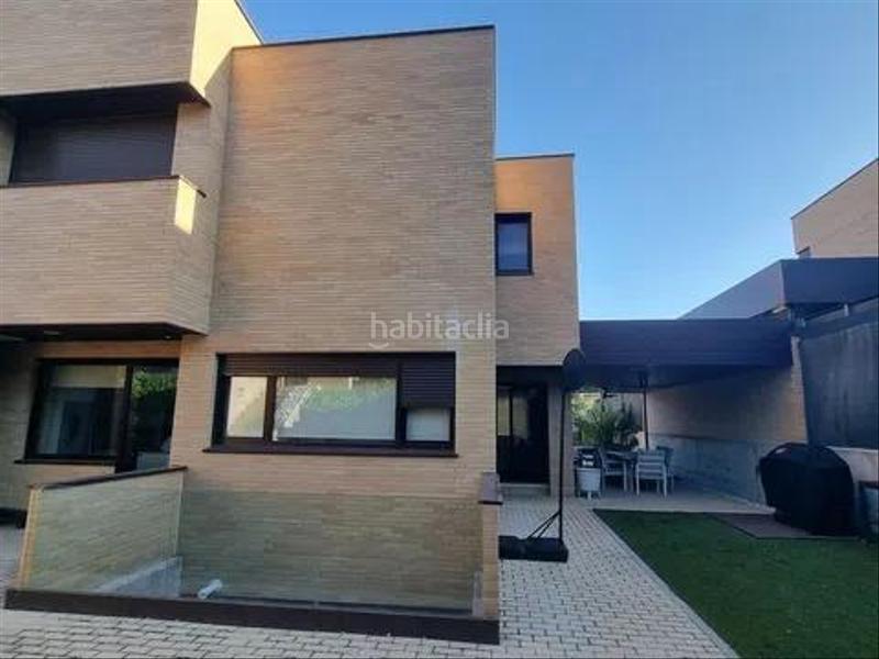 Foto a0b375b9-bab0-417a-87e3-ad5d81021549. Casa aparellada amb calefacció aparcament a Centro Comercial-Hospital Torrelodones Foto a0b375b9-bab0-417a-87e3-ad5d81021549. Casa aparellada amb calefacció aparcament a Centro Comercial-Hospital Torrelodones
