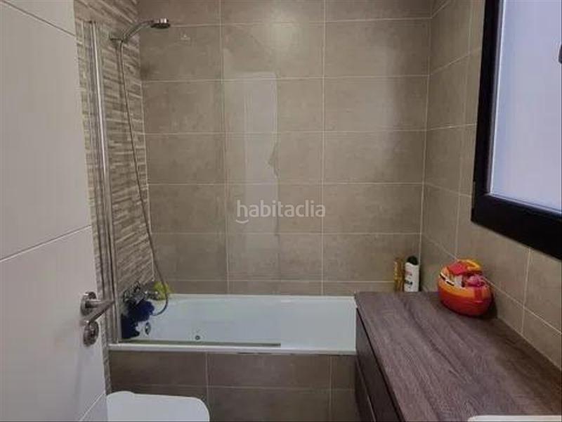 Foto a8937785-5820-4e3c-b79b-6e3f3b269007. Casa aparellada amb calefacció aparcament a Centro Comercial-Hospital Torrelodones Foto a8937785-5820-4e3c-b79b-6e3f3b269007. Casa aparellada amb calefacció aparcament a Centro Comercial-Hospital Torrelodones