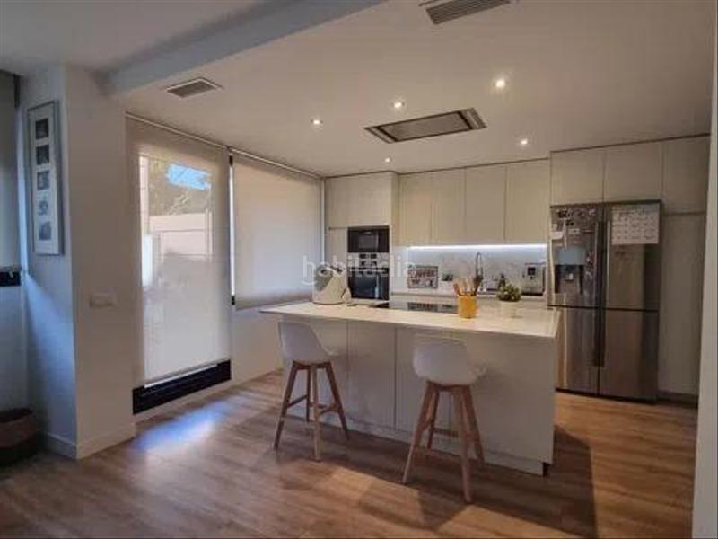 Foto dc27bb8f-6305-4d9f-a5db-27a6d29e76b7. Casa aparellada amb calefacció aparcament a Centro Comercial-Hospital Torrelodones Foto dc27bb8f-6305-4d9f-a5db-27a6d29e76b7. Casa aparellada amb calefacció aparcament a Centro Comercial-Hospital Torrelodones