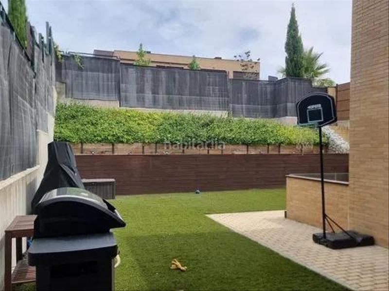 Foto ddfb59a0-c03d-478f-b015-88d36c3292ee. Casa aparellada amb calefacció aparcament a Centro Comercial-Hospital Torrelodones Foto ddfb59a0-c03d-478f-b015-88d36c3292ee. Casa aparellada amb calefacció aparcament a Centro Comercial-Hospital Torrelodones