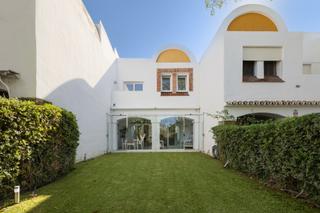 Maison jumelée à Centro. Hermosa, espaciosa casa adosada, 3 dormitorios, 2 baños, 1 aseo Maison jumelée à Centro. Hermosa, espaciosa casa adosada, 3 dormitorios, 2 baños, 1 aseo