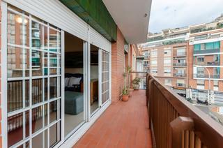 Piso  Carrer de l'església. Amplio piso con terraza privativa en c/ església l’h centro Piso  Carrer de l'església. Amplio piso con terraza privativa en c/ església l’h centro