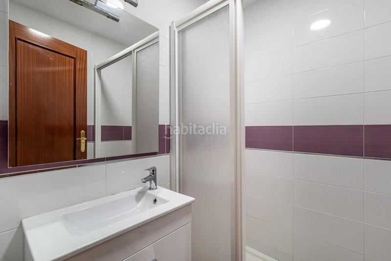 Foto bbb3d8a0-bb20-4b17-86f5-170fc4e42d58. Pis amb calefacció aparcament a Bola de Oro Granada Foto bbb3d8a0-bb20-4b17-86f5-170fc4e42d58. Pis amb calefacció aparcament a Bola de Oro Granada