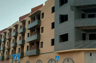 Edificio Pozo luque. Obra parada en balerma Edificio Pozo luque. Obra parada en balerma