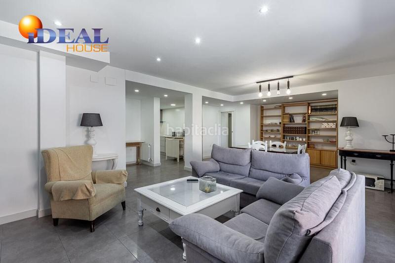 Foto 1d019b87-1aa6-4299-a12f-58ec16dbe472. Piso en avenida de madrid 14 gran piso en constitución en Granada Foto 1d019b87-1aa6-4299-a12f-58ec16dbe472. Piso en avenida de madrid 14 gran piso en constitución en Granada