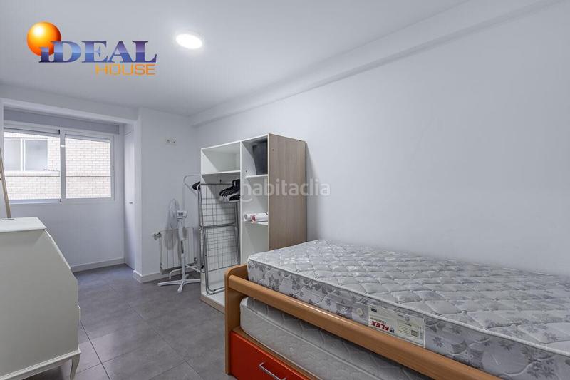 Foto 6ecbfbca-f7bb-433c-9de9-a1a24ab487a3. Piso en avenida de madrid 14 gran piso en constitución en Granada Foto 6ecbfbca-f7bb-433c-9de9-a1a24ab487a3. Piso en avenida de madrid 14 gran piso en constitución en Granada