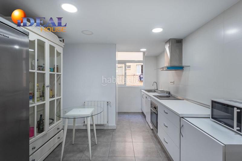 Foto 9ea45420-2006-4e2a-9866-0b907ff2cc45. Piso en avenida de madrid 14 gran piso en constitución en Granada Foto 9ea45420-2006-4e2a-9866-0b907ff2cc45. Piso en avenida de madrid 14 gran piso en constitución en Granada