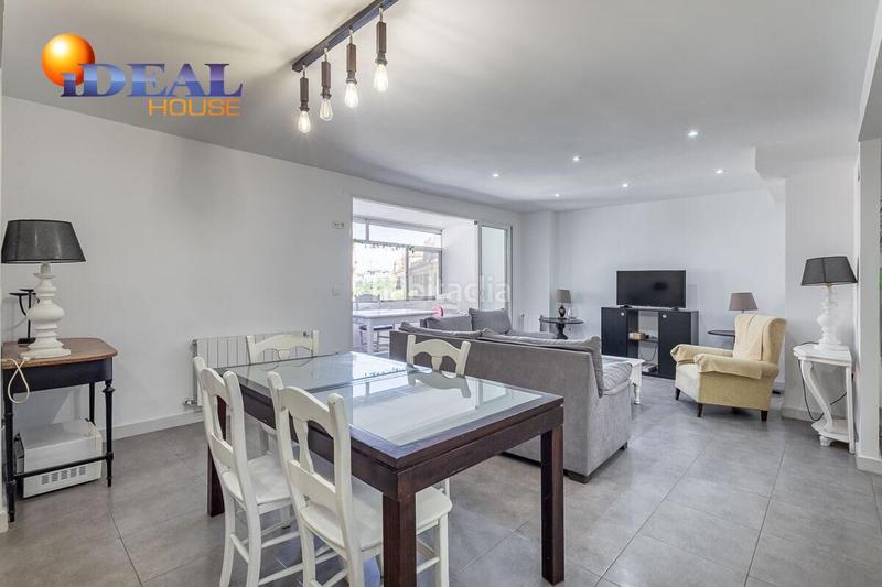 Foto a4c769a6-59e6-4447-a5de-66ecf691f943. Piso en avenida de madrid 14 gran piso en constitución en Granada Foto a4c769a6-59e6-4447-a5de-66ecf691f943. Piso en avenida de madrid 14 gran piso en constitución en Granada