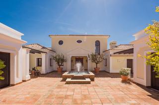 Xalet a Avenida la moraleda 6. Villa en venta en , benahavis con 6 dormitorios, 5 baños, 1 aseo Xalet a Avenida la moraleda 6. Villa en venta en , benahavis con 6 dormitorios, 5 baños, 1 aseo