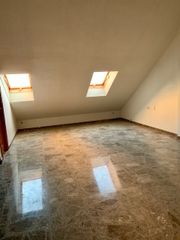 Alquiler Casa adosada Zona mercadona nuevo. Gran casa en venta o alquiler Alquiler Casa adosada Zona mercadona nuevo. Gran casa en venta o alquiler