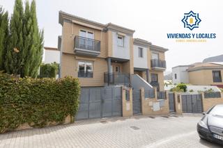 Doppelhaus in Lancha del Genil. Vivienda unifamiliar con patio, jardín y todas las comodidades Doppelhaus in Lancha del Genil. Vivienda unifamiliar con patio, jardín y todas las comodidades