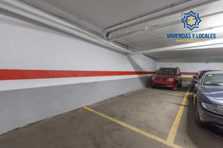 Parking coche Calle calle puentezuelas, 28. Amplia plaza de garaje para dos vehículos en el corazón de grana Parking coche Calle calle puentezuelas, 28. Amplia plaza de garaje para dos vehículos en el corazón de grana